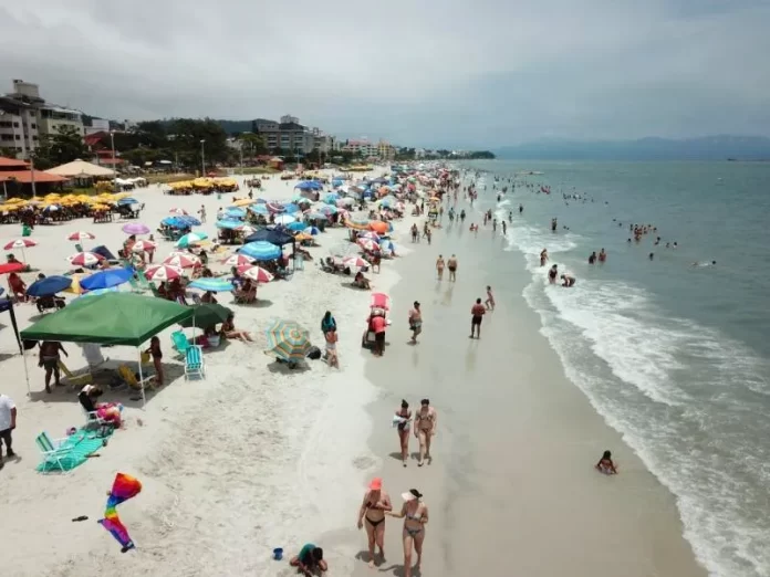 Florianópolis terá ampliação no número de ambulantes credenciados para a temporada de verão