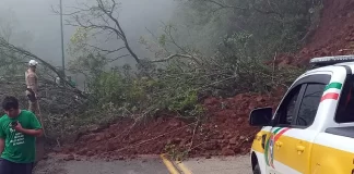 Trânsito na Serra do Rio do Rastro está totalmente interditado pelo deslizamento