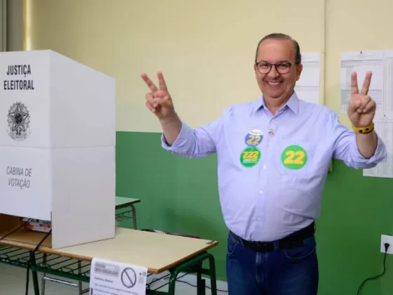 Jorginho Mello vota em Herval D’Oeste