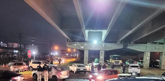 Blitzes da Lei Seca cercaram locais de festas tradicionais para flagar motoristas embriagados em SC