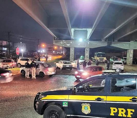 Blitzes da Lei Seca cercaram locais de festas tradicionais para flagar motoristas embriagados em SC