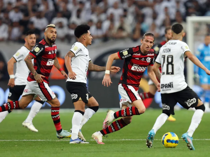 Flamengo foi superior ao Corinthians no primeiro jogo da final