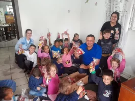 Vereador Jandir entrega Brinquedos para crianças em São José