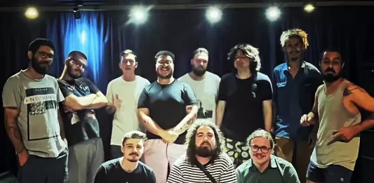Evento no Centro de Florianópolis reúne quatro shows em lançamento de coletivo Coletivo A Bolha