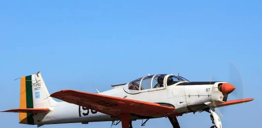 Bombeiros procuram por avião da FAB desaparecido do radar em Tijucas