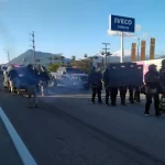 Santa Catarina segue interditada por bloqueios e polícias atuam na liberação