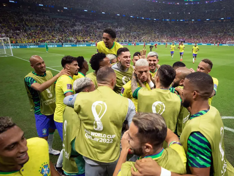 Com grande atuação coletiva, Brasil estreou com vitória por 2 a 0 sobre os sérvios