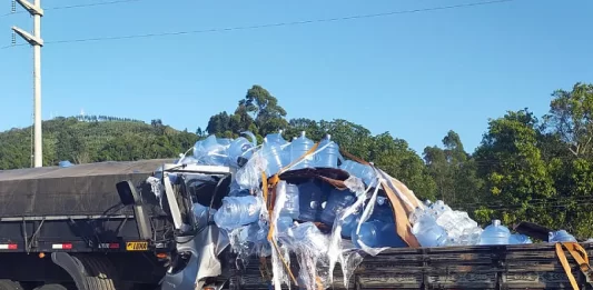 Caminhoneiro morre em acidente em bloqueio no sul do estado