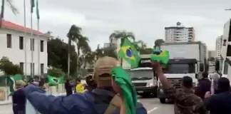 Bolsonaristas tentam interditar vias em Florianópolis