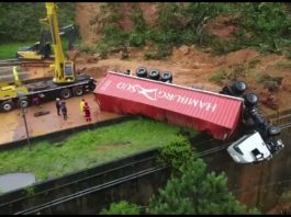 Imagens aéreas mostram desmoronamento na BR-376, que liga PR e SC