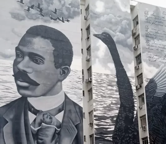 Painel de Cruz e Sousa no Centro de Florianópolis, em homenagem ao poeta - Foto: Lucas Cervenka