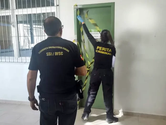 Polícia Científica realiza perícia em locais de inscrições racistas e nazistas na UFSC