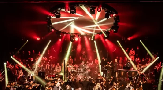 Camerata Florianópolis encerra o ano com Tributo ao Queen na Beira-Mar Norte Camerata Florianópolis encerra o ano com Tributo ao Queen na Beira-Mar Norte