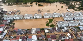 Bairro Guarda do Cubatão, em Palhoça, ficou completamente alagado