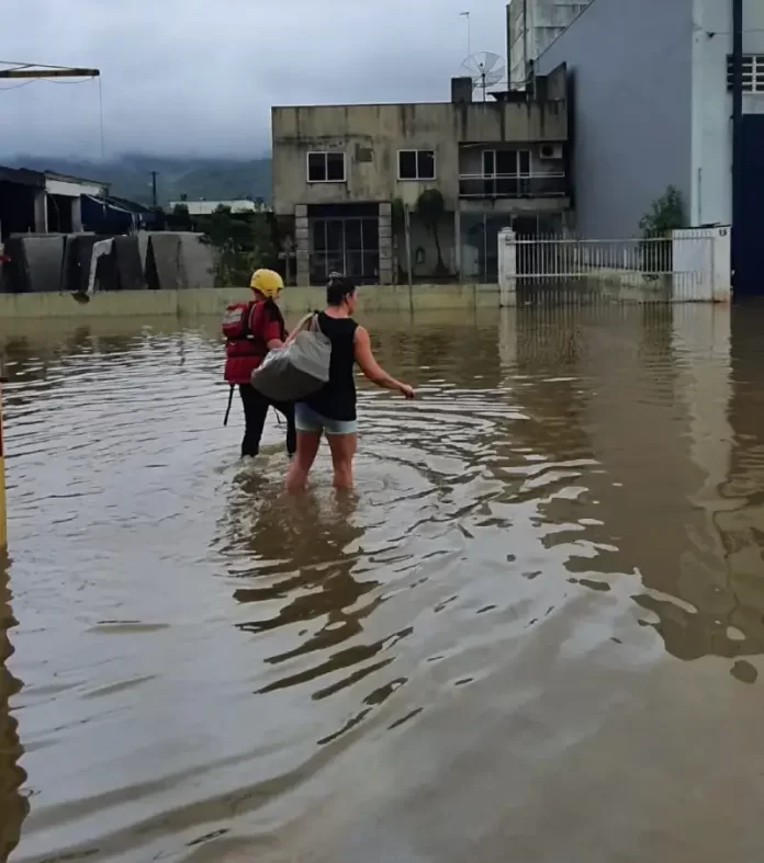 A previsão indica o enfraquecimento das chuvas nesta quarta e quinta-feira. Foto: CBM/Divulgação