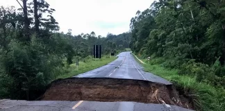 Cratera na BR-280 em Corupá