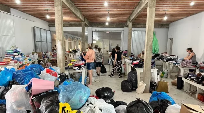 Doações de mantimentos na Grande Florianópolis