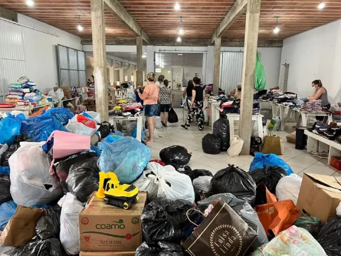 Doações de mantimentos na Grande Florianópolis