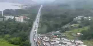 Fila de 20km no Morro dos Cavalos em Palhoça