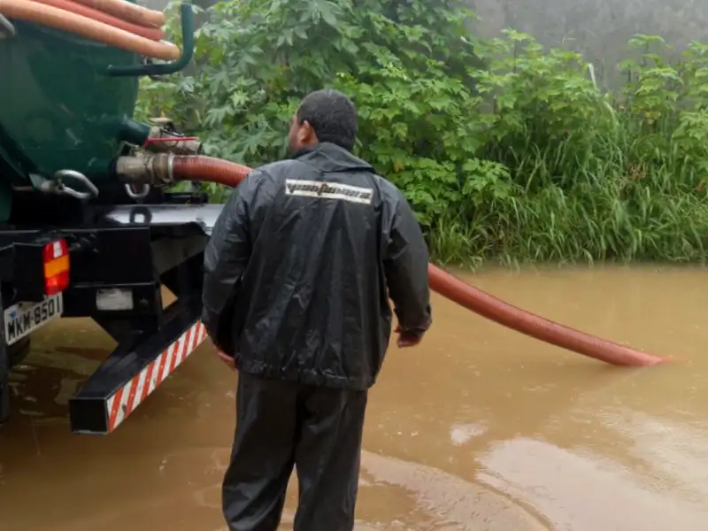 Servidão Emília Custódio Vieira alagada