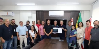 Assinatura da lei dos pescados em Florianópolis