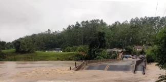 Ponte destruída em São Martinho