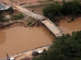 PRF prevê mais uma semana para consertar BR-282 em Santo Amaro Ponte em Santo Amaro da Imperatriz sobre o Rio Cubatão