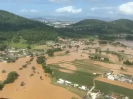 Alesc anuncia doação de R$ 5 milhões para Defesa Civil Diversas cidades de SC ficaram alagadas