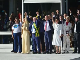 Lula como a faixa presidencial