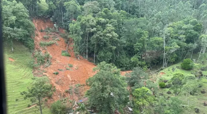 Deslizamento em Rodeio matou três pessoas