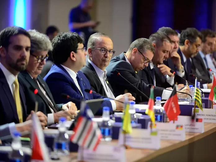 Governadores reunidos no fórum em Brasília