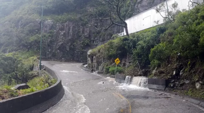 Serra do Rio do Rastro é completamente interditada após deslizamentos
