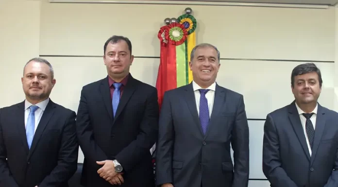 Nova mesa diretora da Câmara de São José toma posse
