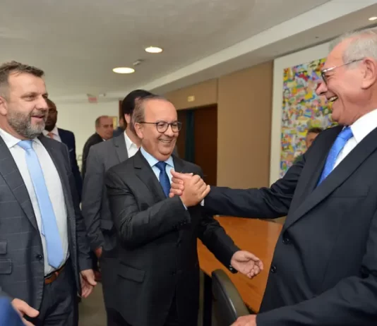Mello deu posse à Comper e Dreveck