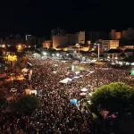 Bloco dos Sujos reúne 100 mil pessoas no Centro de Florianópolis
