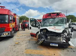 Acidente com ambulância em Florianópolis deixa funcionários do Samu feridos
