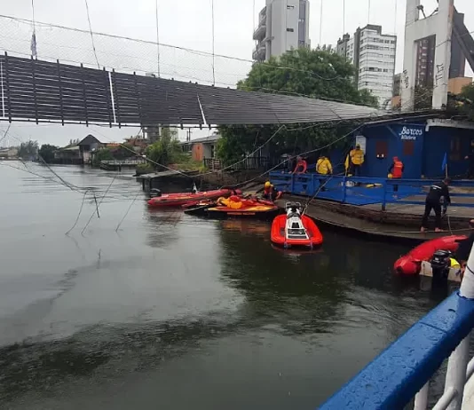 Busca por última pessoas desaparecida em queda de ponte pênsil é interrompida
