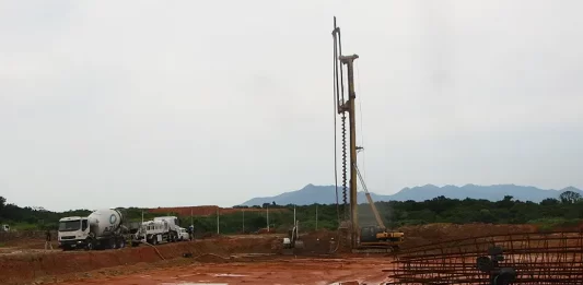 Em vista à obra da ETE de Potecas, Orvino fala sobre expansão da região Obra da ETE de Potecas, em São José