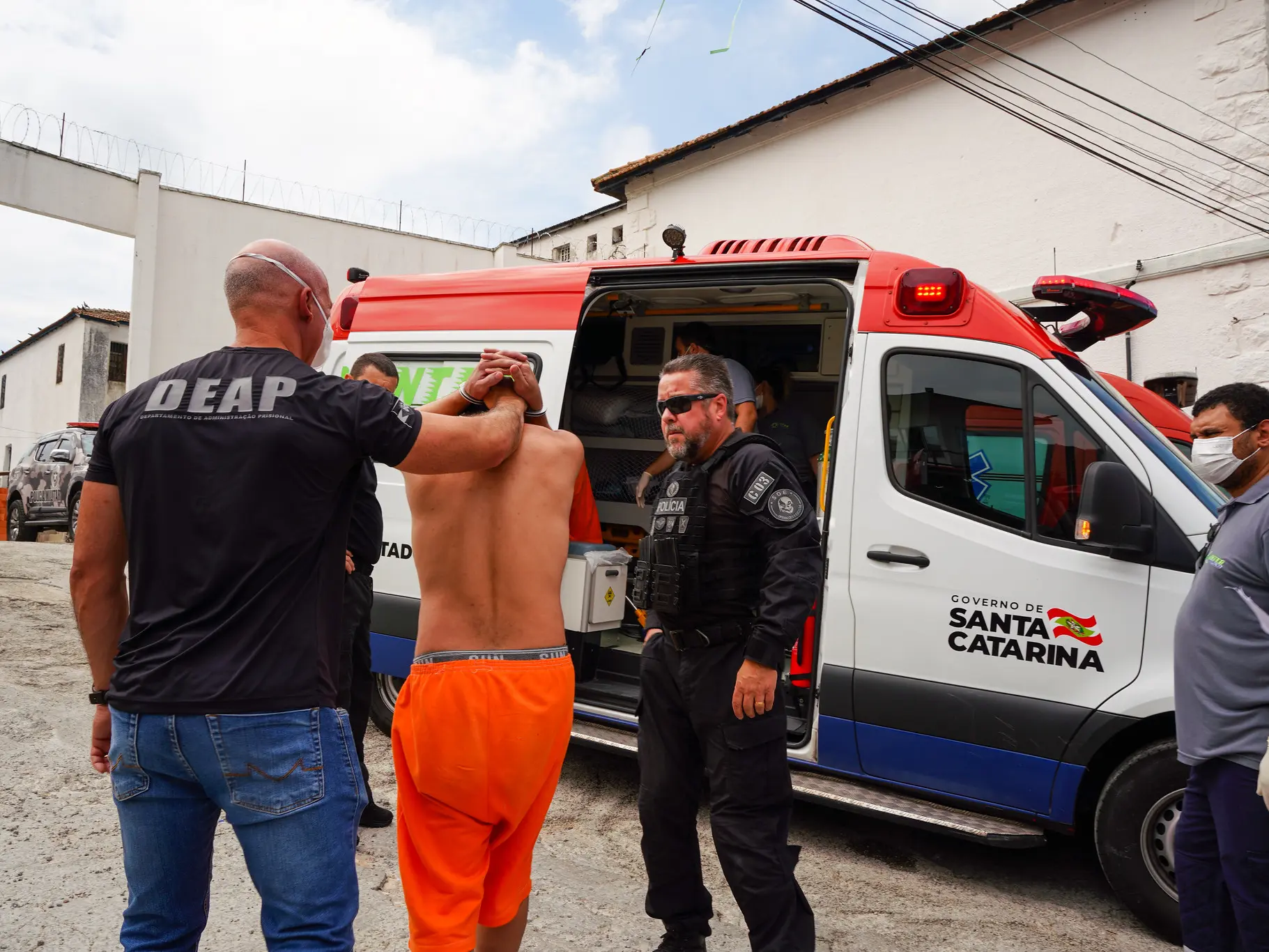 Presos foram evacuados de ala incendiada na penitenciária de Florianópolis