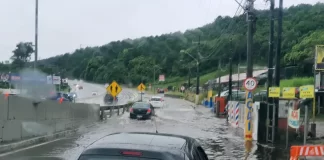 Chuva causa pequenos alagamentos e acidentes em vias da Grande Florianópolis