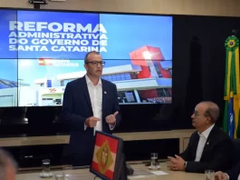 Reforma administrativa do Governo de SC tem redução de cargos e 4 novas secretarias Reforma administrativa do Governo de Santa Catarina