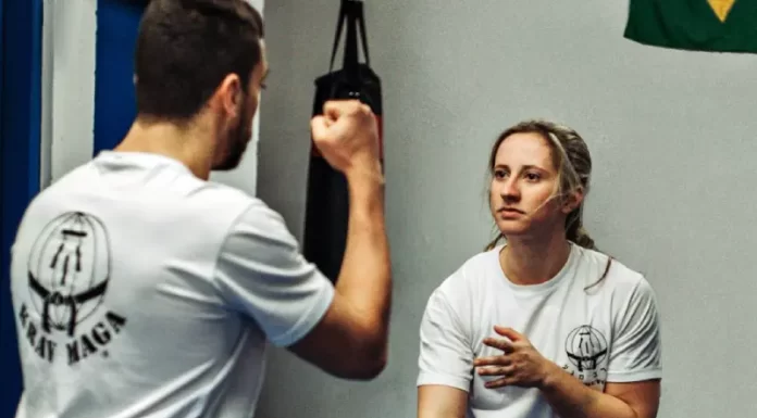 Treinamento de mulheres em Krav Maga