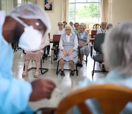 Aplicação da vacina bivalente contra a Covid-19