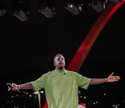 Agenda cultural na Grande Florianópolis Mumuzinho e Atitude 67 fazem shows nesta sexta no Hard Rock Live