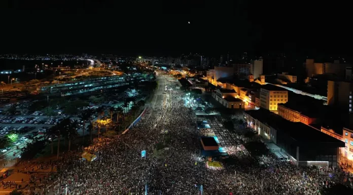 Show de Gilberto Gil teve 60 mil pessoas