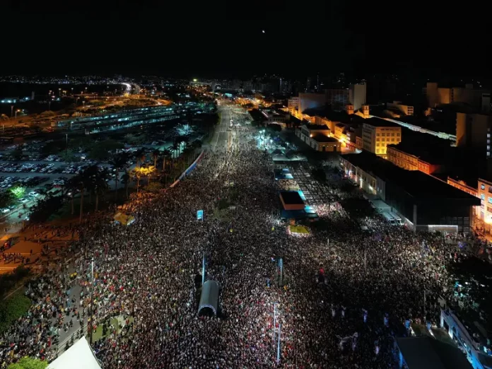 Show de Gilberto Gil teve 60 mil pessoas