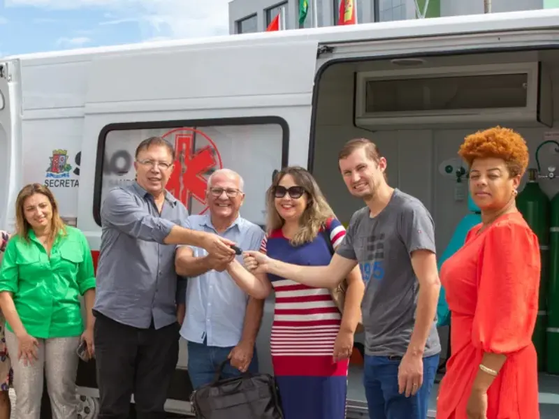 Saúde recebe nova ambulância para transporte eletivo de pacientes