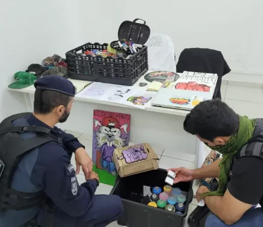 Guarda Municipal de Florianópolis e Polícia Civil cumprem mandados de busca e apreensão contra pichadores na Capital