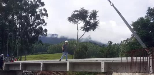 Nova ponte está sendo instalada na divisa entre Palhoça e Santo Amaro