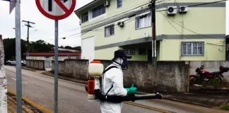 Pulverização de inseticida em bairros de São José